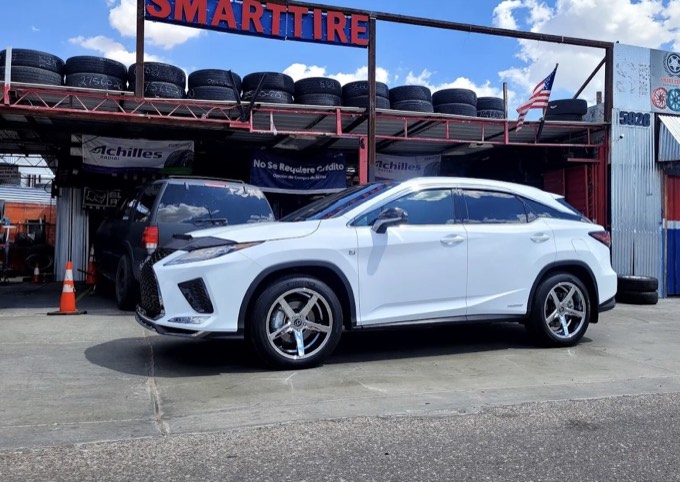 Vehicle on fresh rims at the Smart Tire El Paso storefront